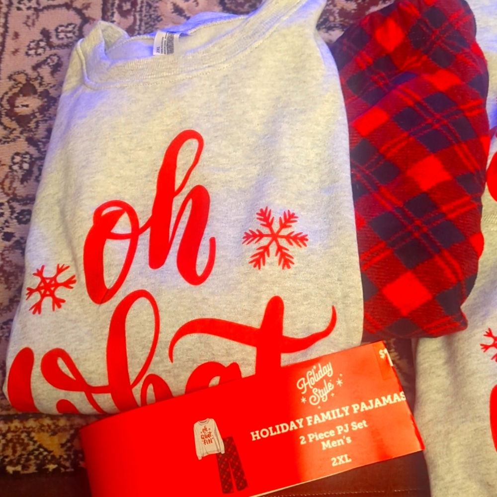 Holiday Family Christmas 2 piece Pjs Sets Dad XXL,Mom XL,& Daughter,L 10/12